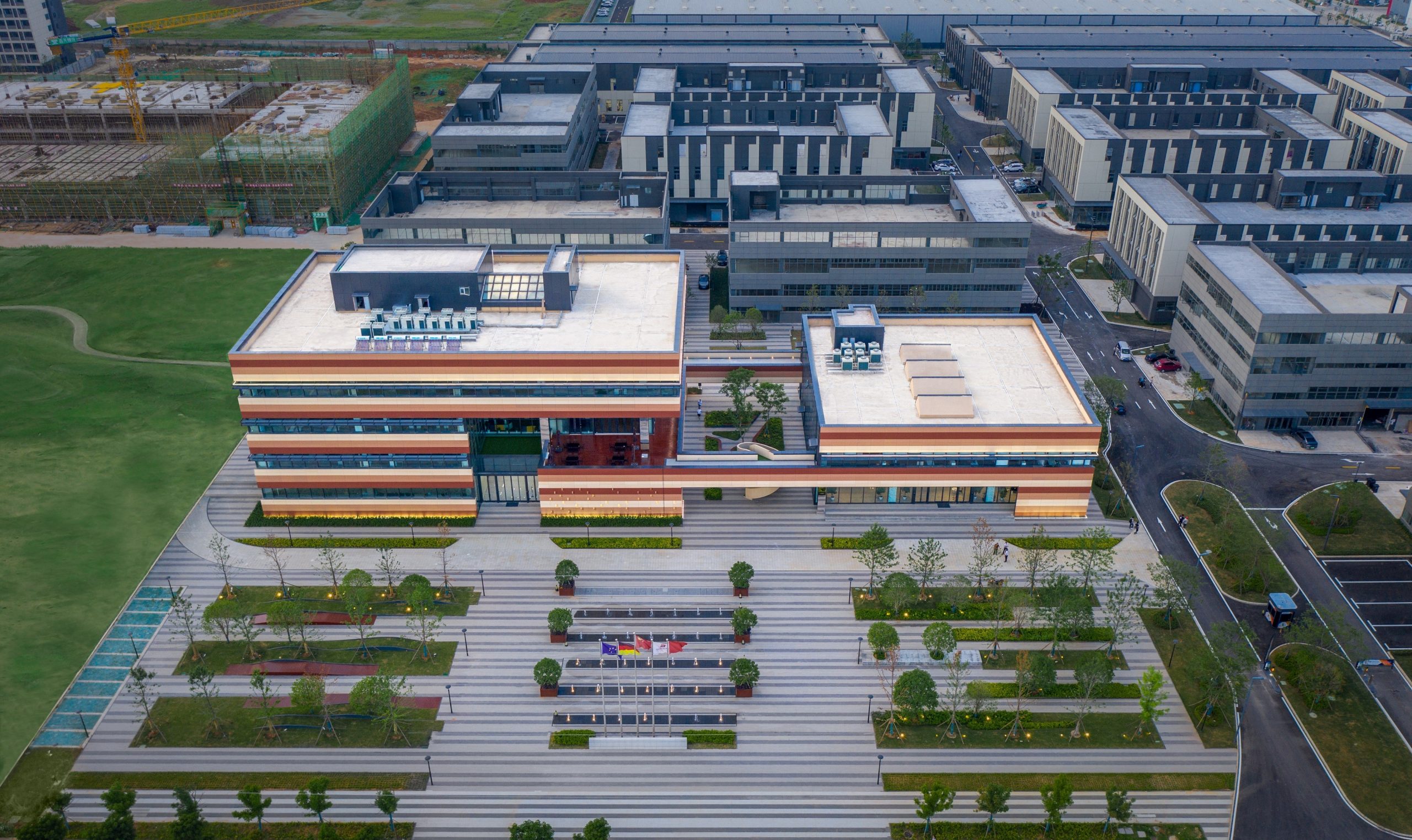 国庆中秋不停工，蔡甸现代城项目落地按下加速键-悠哉猫